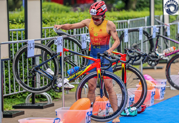 荷兰代表团在自行车赛事中崭露头角 荷兰代表团在自行车赛事中崭露头角