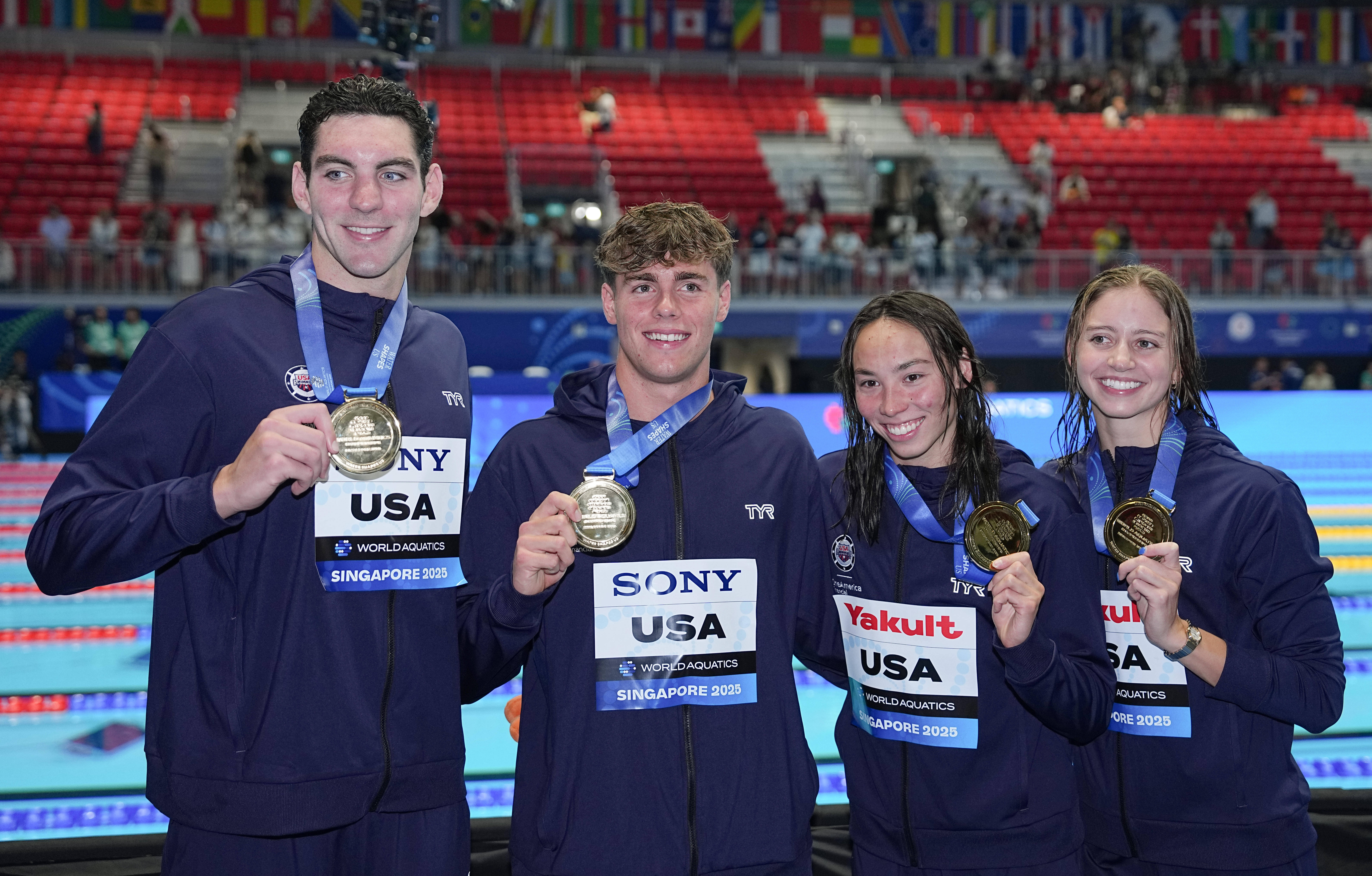 游泳混合接力决赛美国队惊险夺冠的简单介绍 游泳混合接力决赛美国队惊险夺冠的简单介绍
