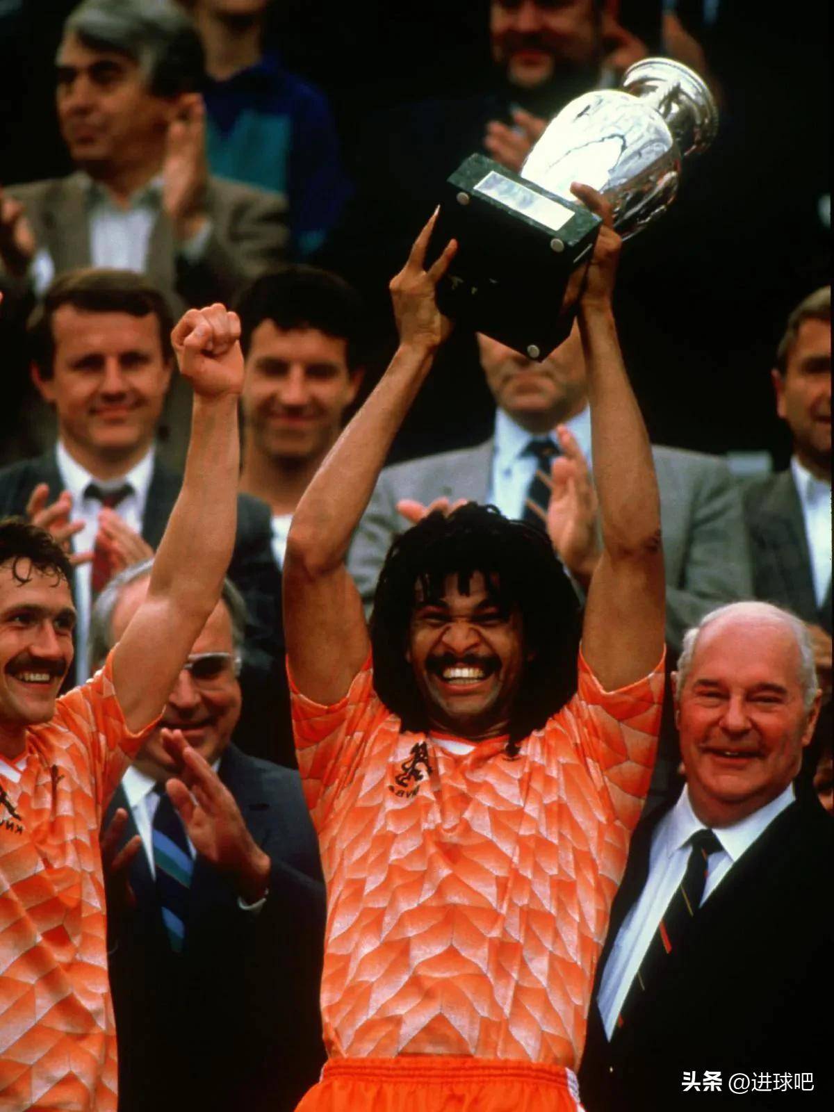 荷兰队备战欧洲联赛，力争进军决赛