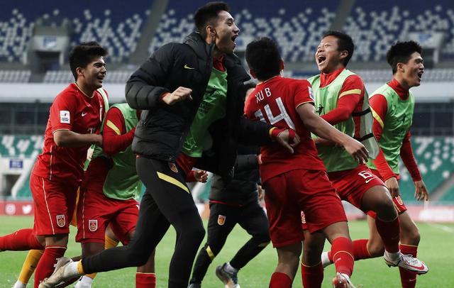 包含国内足球联赛再掀激烈战火,球队实力逐渐崭露头角的词条 包含国内足球联赛再掀激烈战火,球队实力逐渐崭露头角的词条