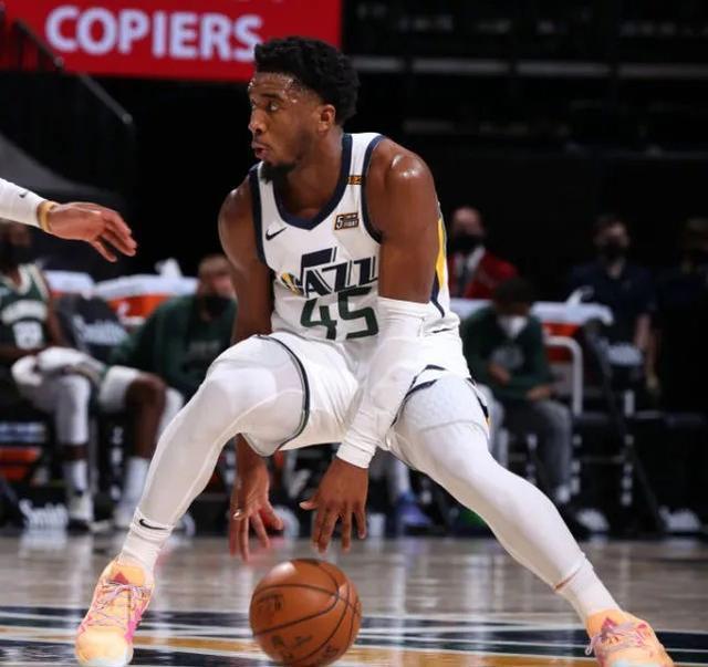 关于雄鹿鏖战火箭,戈贝尔高光表现的信息 关于雄鹿鏖战火箭,戈贝尔高光表现的信息