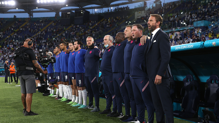 英格兰队碾压韩国队，梁靖崑刷新纪录