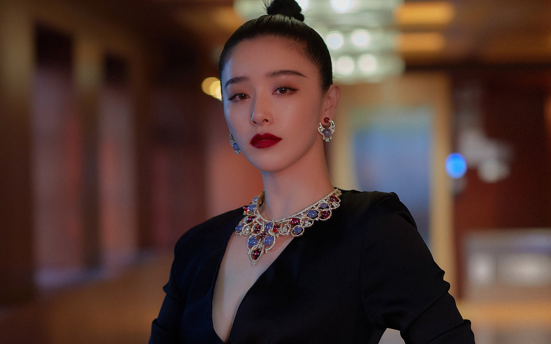 巅峰再现，当湖人对阵76人，詹姆斯复刻约基奇的传奇节点