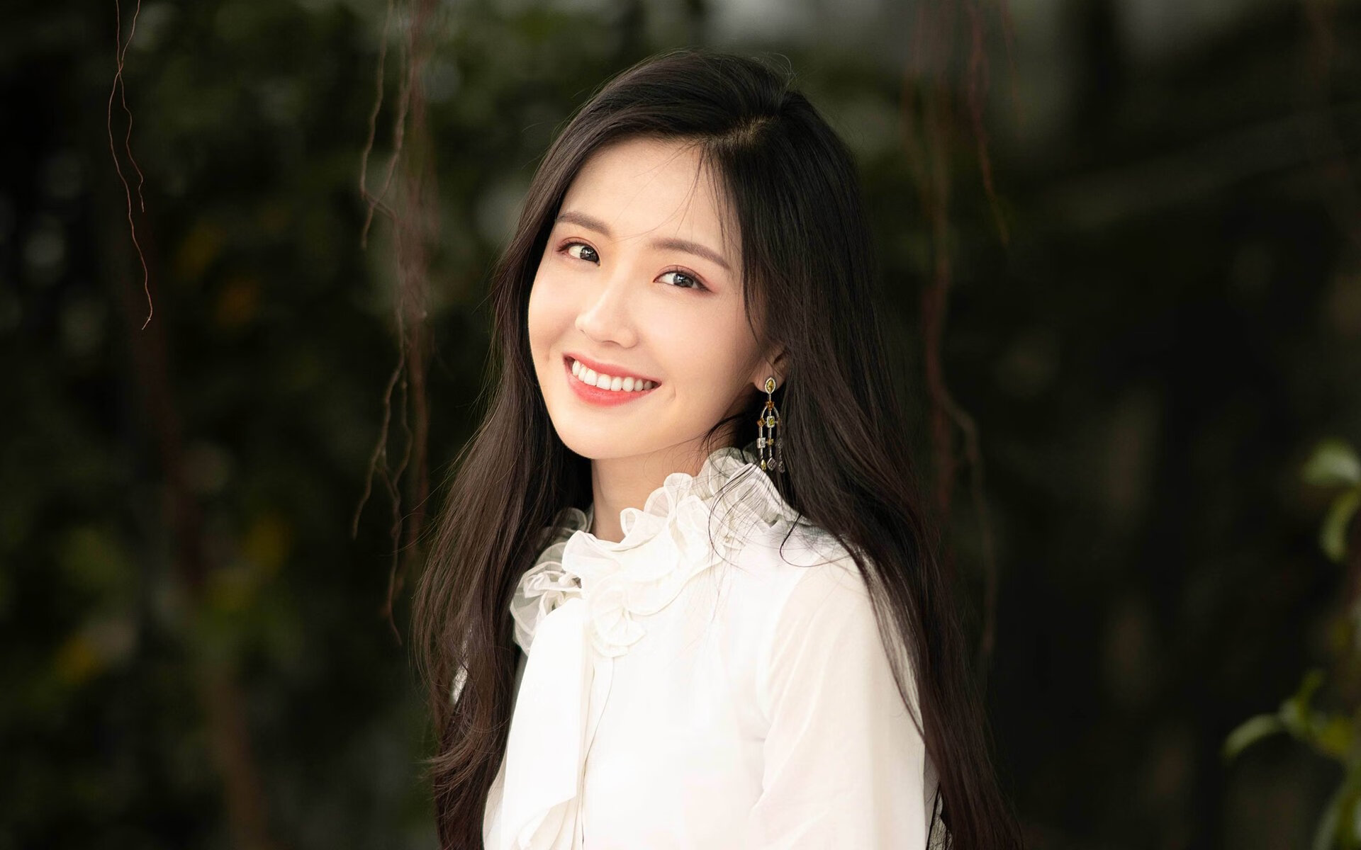 雷火电竞-关键夜！金玟哉攻防一肩挑，铸就胜利基石