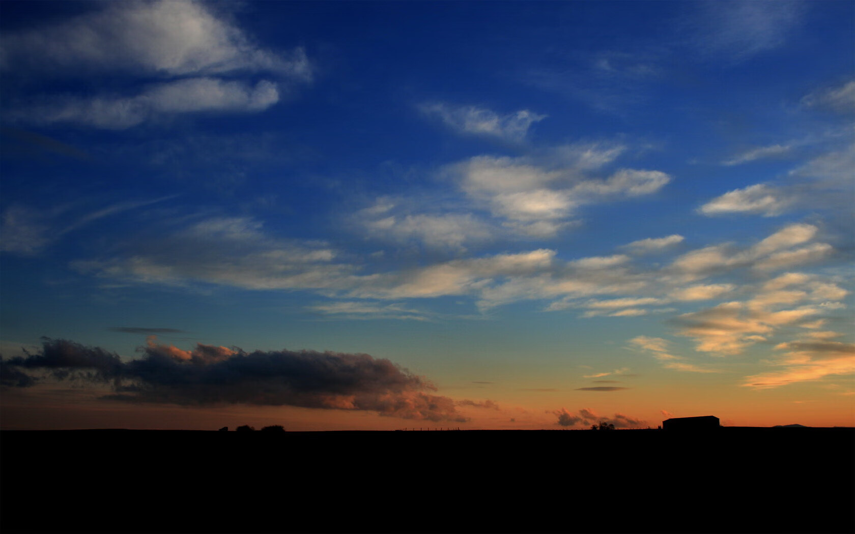 雷火电竞简介-德里赫特稳如磐石，莱比锡红牛激战几内亚友谊赛上演攻防盛宴